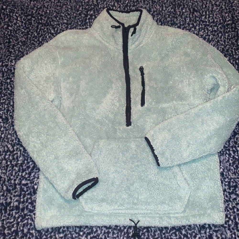 Like new PINK sherpa in sea foam green